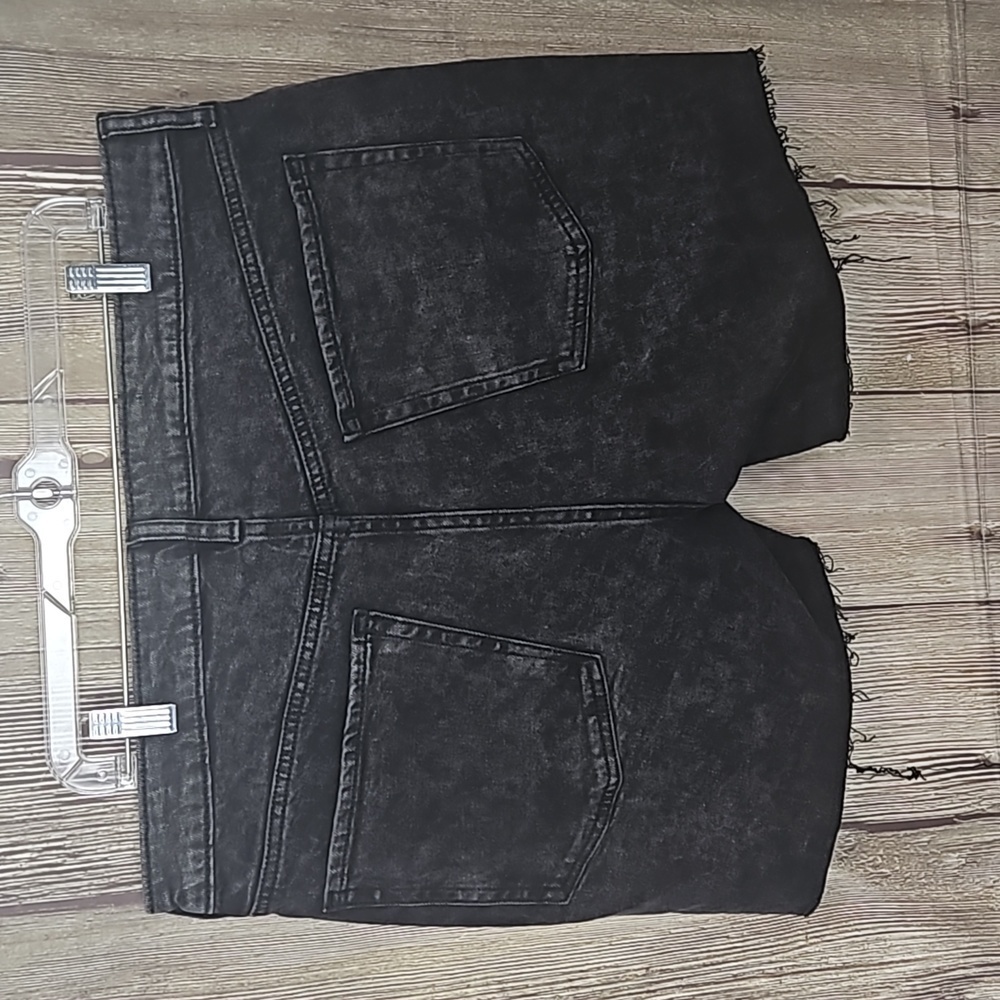 Womens Old Navy High Rise Shorts Distressed Straight Sz 16 - Picture 6 of 6